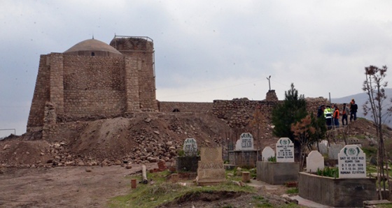 Hasankeyf’te mezarlar taşınıyor