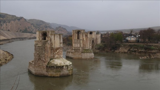 Hasankeyf'teki 609 yıllık Er- Rızk Camisi'nin ana gövdesi taşındı