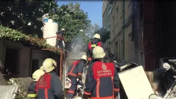 Haseki Eğitim ve Araştırma Hastanesi bahçesinde yangın