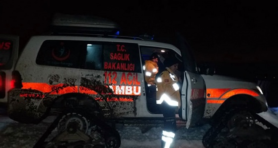 Hasta çocuğun imdadına paletli ambulans yetişti