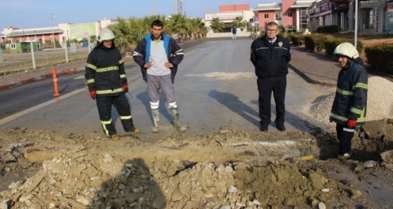 Hastane yolunda doğalgaz borusu patladı