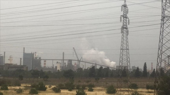 Hatay'da demir çelik fabrikasındaki yangın söndürüldü