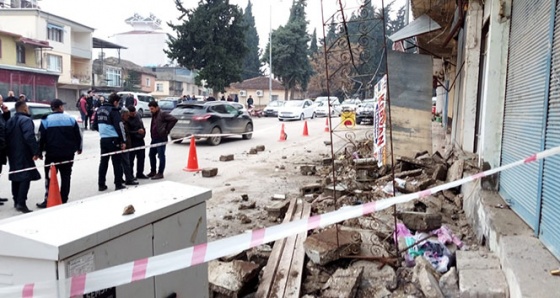 Hatay’da evin balkonu çöktü: 1 yaralı