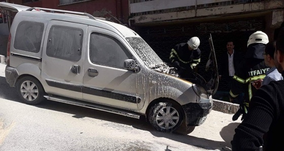 Hatay'da korkutan araç yangını