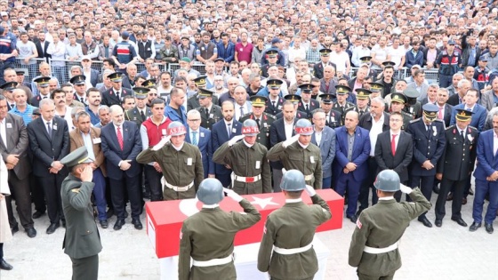 Hatay'da şehit olan askerin cenazesi toprağa verildi