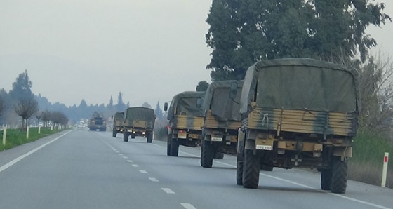 Hatay’da tank ve askeri araç sevkiyatı