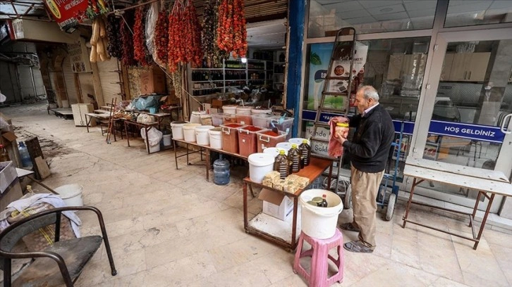 Hatay'ın tarihi Uzun Çarşı esnafı bayram yoğunluğunun yaşandığı günleri özlüyor