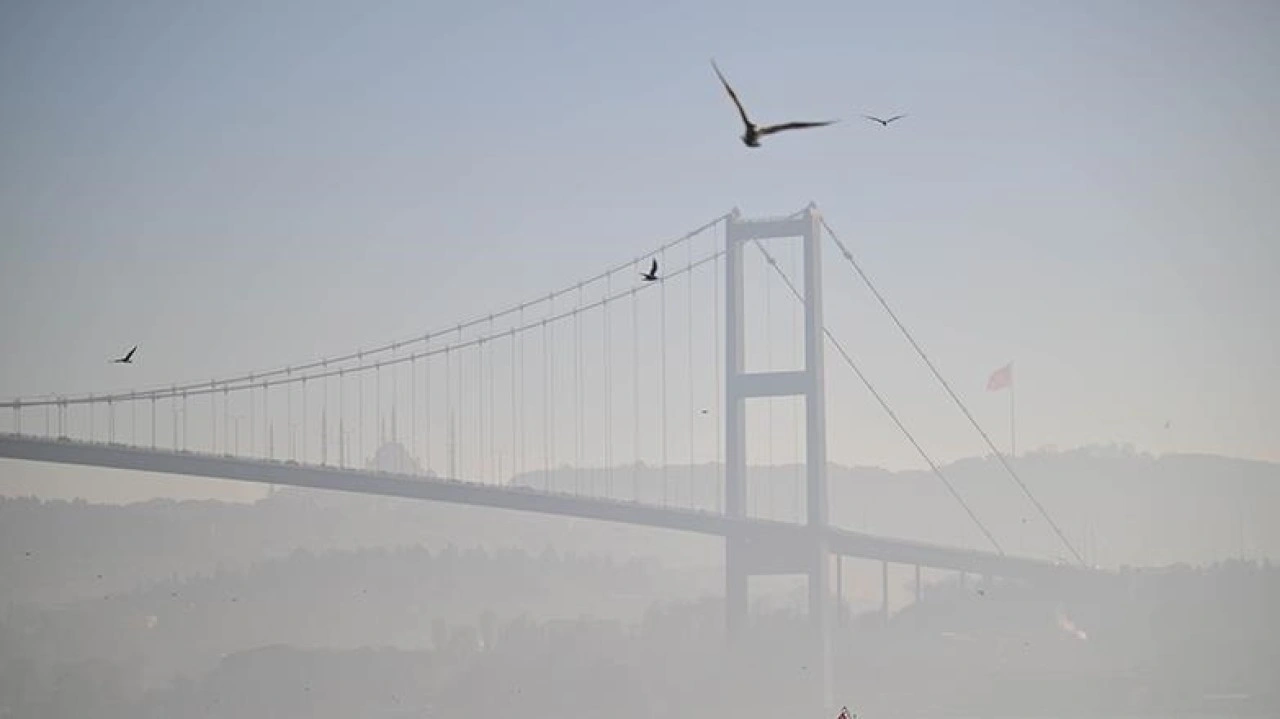 Hava kalitesinin düşük olduğu günlerde "dışarı çıkmayın ya da maskeyle çıkın" tavsiyesi