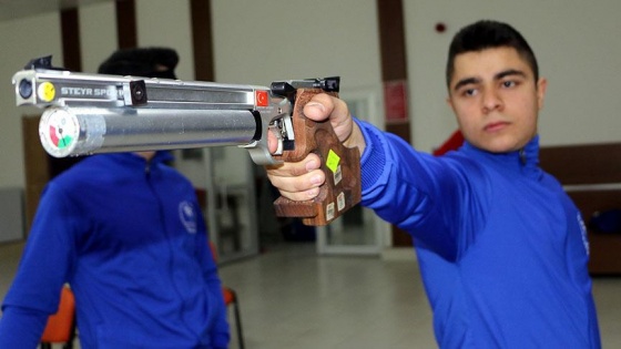 Hayalinin peşinden koştu, rekorların sahibi oldu