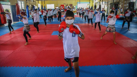 Hayırsever iş insanının yaptırdığı spor tesisisine gençler yoğun ilgi gösteriyor