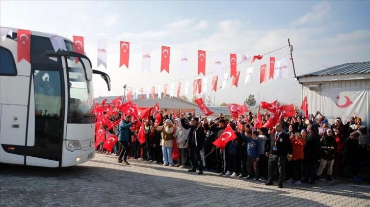 Herson'dan gelen 88 Ahıska Türkü, konaklayacakları Elazığ'a ulaştı