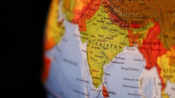 Hindistan'da bombalı saldırı: 16 ölü