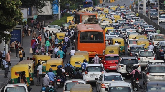 Hindistan'da Kovid-19'dan 490 kişi hayatını kaybetti