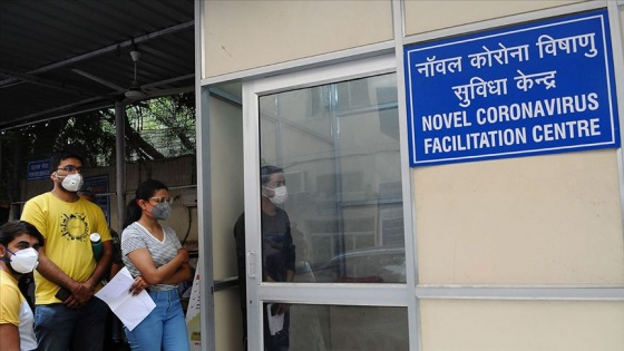 Hindistan'da sağlık sistemi Kovid-19 nedeniyle aşırı yoğun