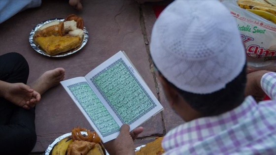 Hint Müslümanları ramazana sokağa çıkma yasağı altında giriyor