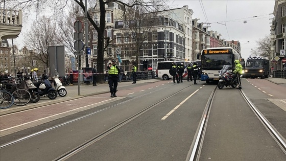 Hollanda'da hükümet 5 aşamalı Kovid-19 kısıtlamalarının gevşetilmesi planını açıkladı