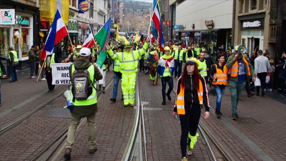 Hollanda'da sarı yelekliler 19'uncu kez hükümeti protesto etti