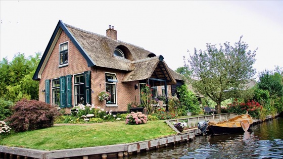 Hollanda'nın Venedik'i Giethoorn köyü