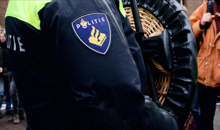 Hollanda'da taşkınlık yapan ve polise saldıran PKK/YPG yandaşları gözaltına alındı