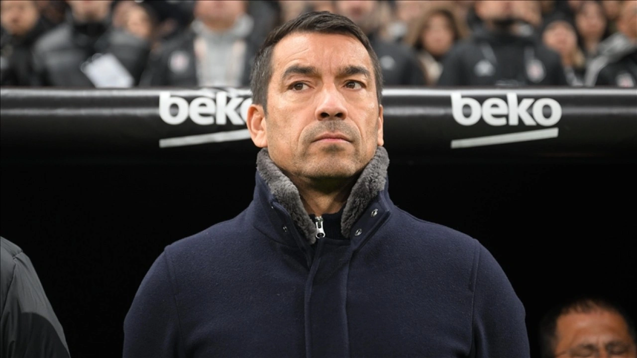 Hollandalı teknik direktör Giovanni van Bronckhorst'tan Beşiktaş'a veda mesajı