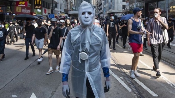 Hong Kong'da Çinli tüccarların bölgeden ayrılması talebiyle gösteri