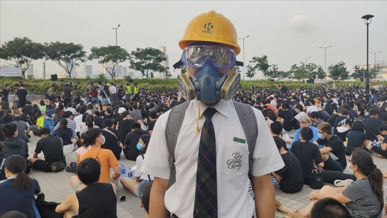 Hong Kong'da protestocu öğrenciler derslere girmedi