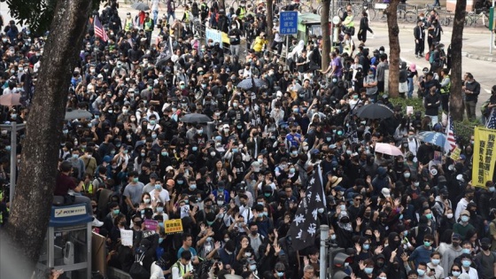 Hong Kong'da protestocular 'genel oy hakkı' için gösteri düzenledi