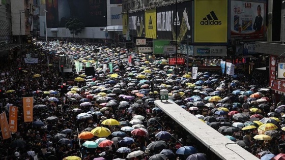 Hong Kong'da protestolar turizmi olumsuz etkiledi