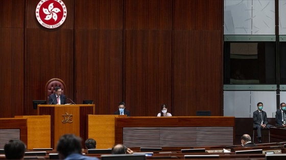 Hong Kong meclisinde Çin Milli Marşı tasarısı gerginliği