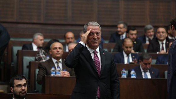 Hulusi Akar'dan 'asker selamı'