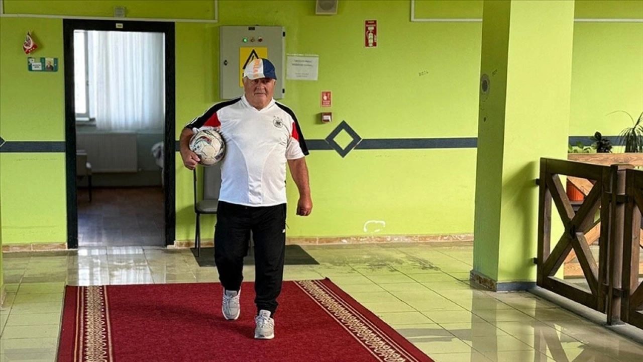 Huzurevinin futbol aşığı 'Maradona Kamil'