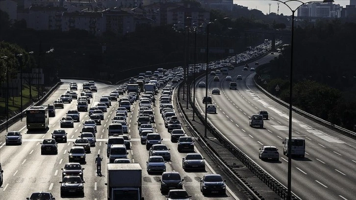 İBB'den ödenek alamayan bazı özel halk otobüsleri sefere çıkamıyor