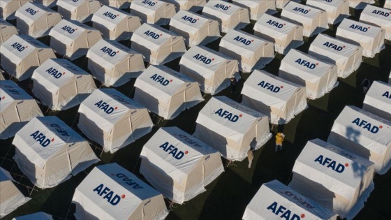 İçişleri Bakan Yardımcısı Çataklı: AFAD İzmir'de 1040 çadır kurdu