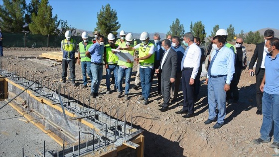 İçişleri Bakan Yardımcısı Çataklı Malatya'da deprem bölgesinde incelemelerde bulundu