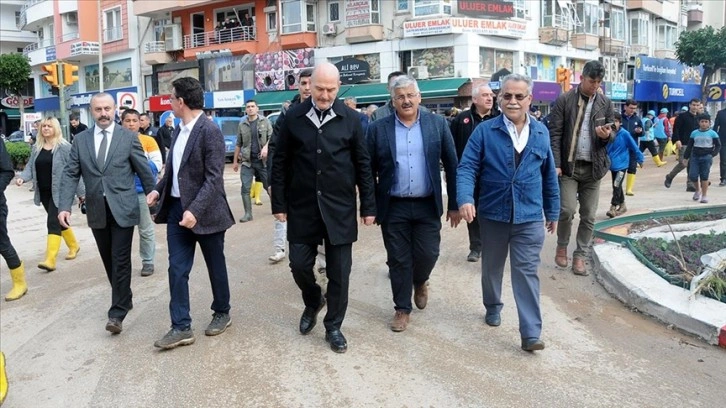 İçişleri Bakanı Süleyman Soylu, Kumluca'da incelemelerde bulundu