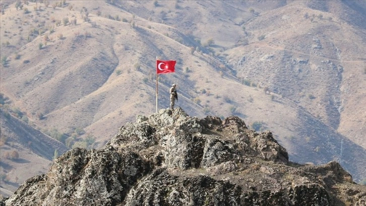 İçişleri Bakanı Yerlikaya, 4 teröristin teslim olduğunu açıkladı