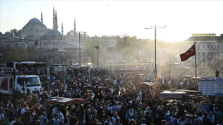 İçişleri Bakanlığı: İstanbul'da 1 milyon 87 bin 17 yabancı var