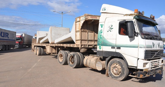 İdlib'deki gözlem noktalarına beton blok sevkiyatı