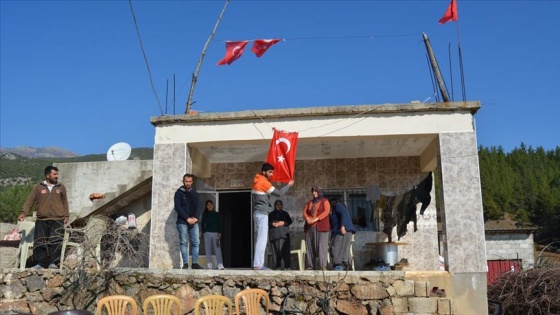 İdlib'deki saldırıda yaralanan asker, Gaziantep'teki babaevine getirildi