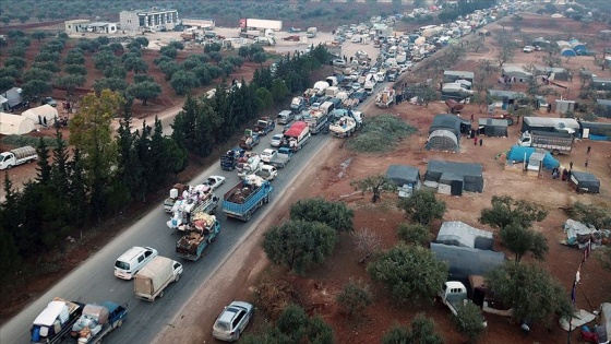 İdlib'den Türkiye sınırına 44 bin sivil daha göç etti