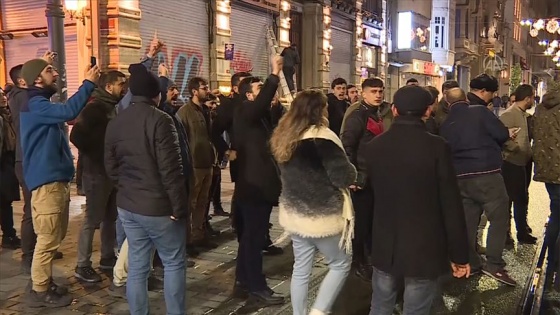 İdlib’teki saldırı Rusya’nın İstanbul Başkonsolosluğu önünde protesto edildi