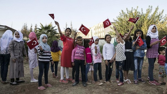 İdlibli yetimlerin eve dönüş için umutlu bekleyişi