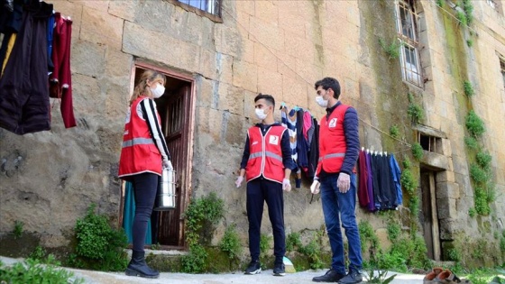 İftar çadırı kurulamadığı için yemekler evlere dağıtılıyor