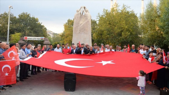 Iğdır'da STK'lerden HDP önünde eylem yapan annelere destek