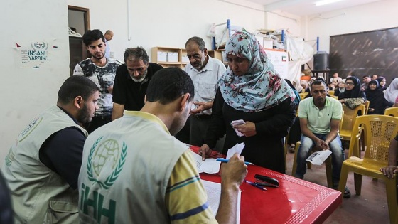 İHH'dan Gazzelilere nakdi yardım