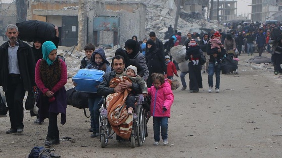 İHH, Halep'ten çıkacak aileler için gıda kolisi hazırlıyor