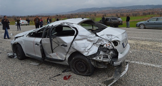İki otomobil çarpıştı: 1 ölü, 5 yaralı| Adıyaman haberleri