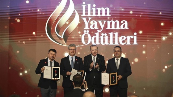 İlim Yayma Ödülleri sahiplerini buldu