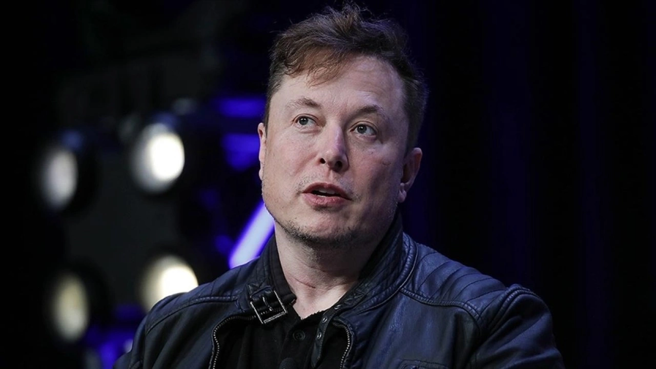 İngiliz milletvekillerinden, Elon Musk'ın aşırı sağcı Robinson'a destek çağrısına tepki