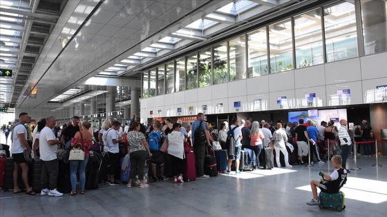 İngiliz turistlerin büyük bölümü ülkesine döndü